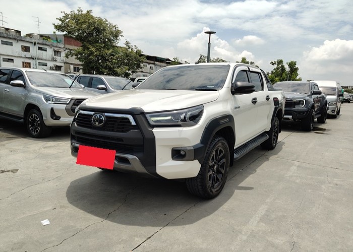 TOYOTA Hilux Rocco
