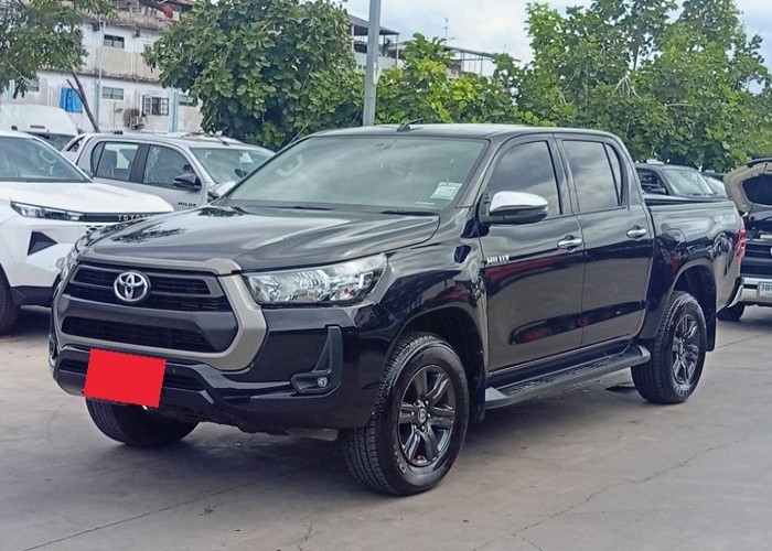 TOYOTA Hilux Revo