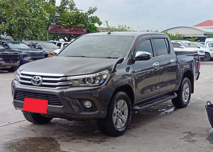 TOYOTA Hilux Revo