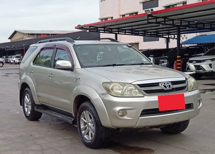 TOYOTA FORTUNER