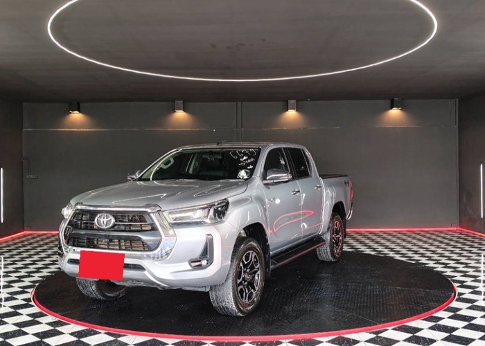 TOYOTA Hilux Revo