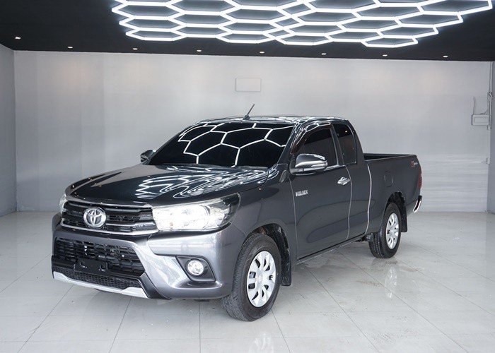TOYOTA Hilux Revo