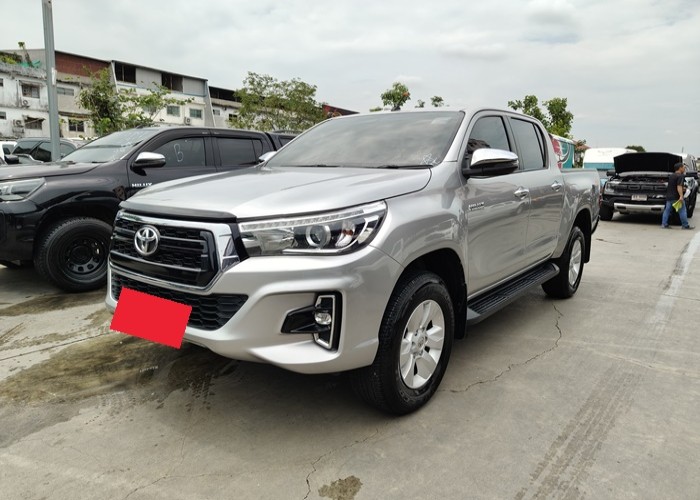 TOYOTA Hilux Revo