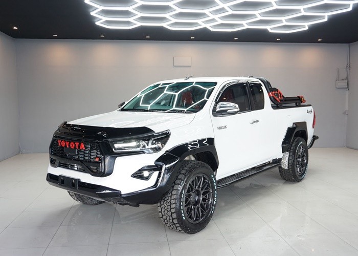 TOYOTA Hilux Revo