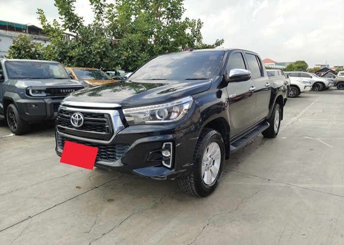 TOYOTA Hilux Revo