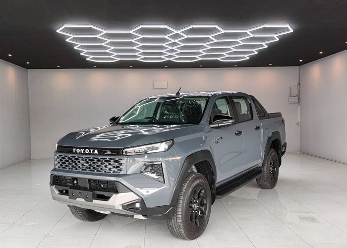 TOYOTA Hilux Travo