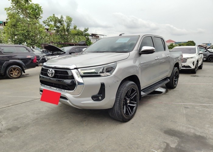 TOYOTA Hilux Revo