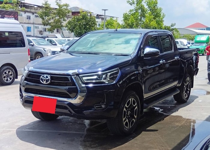 TOYOTA Hilux Revo