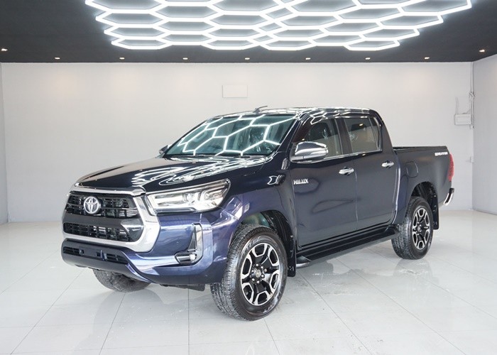 TOYOTA Hilux Revo