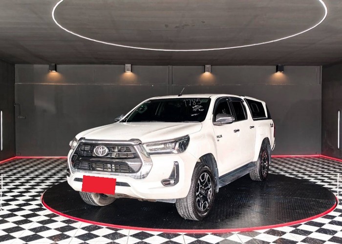 TOYOTA Hilux Revo