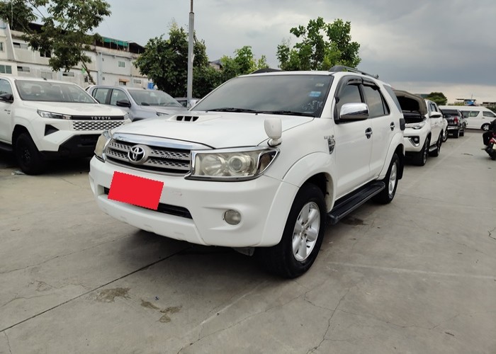 TOYOTA FORTUNER