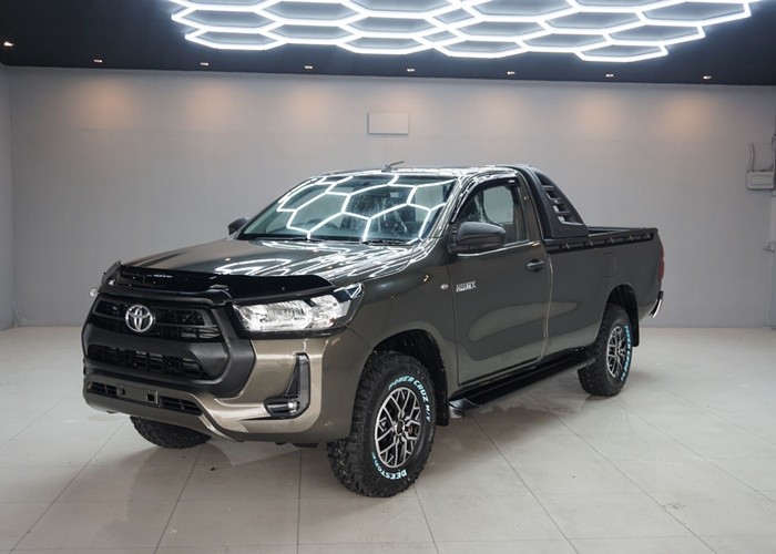 TOYOTA Hilux Revo