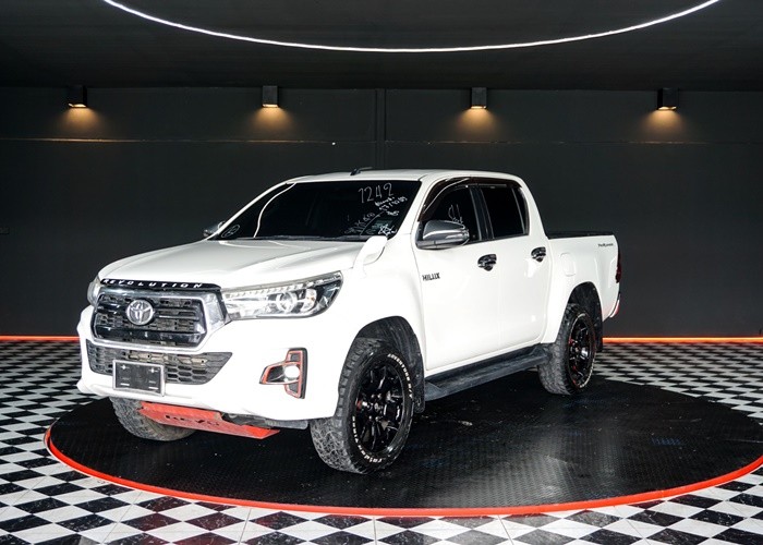 TOYOTA Hilux Revo