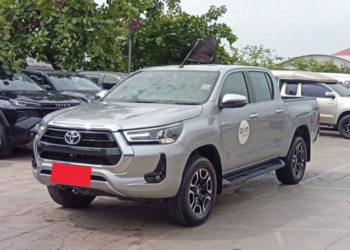 TOYOTA Hilux Revo