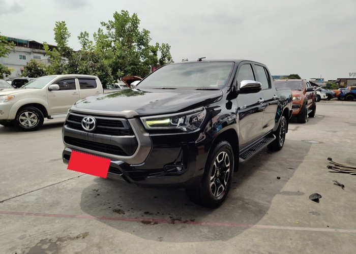 TOYOTA Hilux Revo