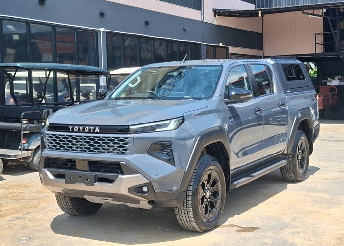 TOYOTA Hilux Travo