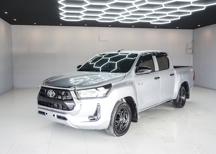 TOYOTA Hilux Revo
