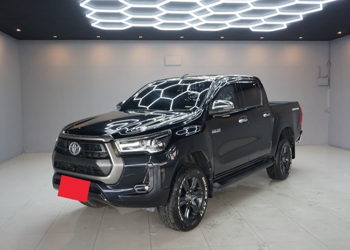 TOYOTA Hilux Revo