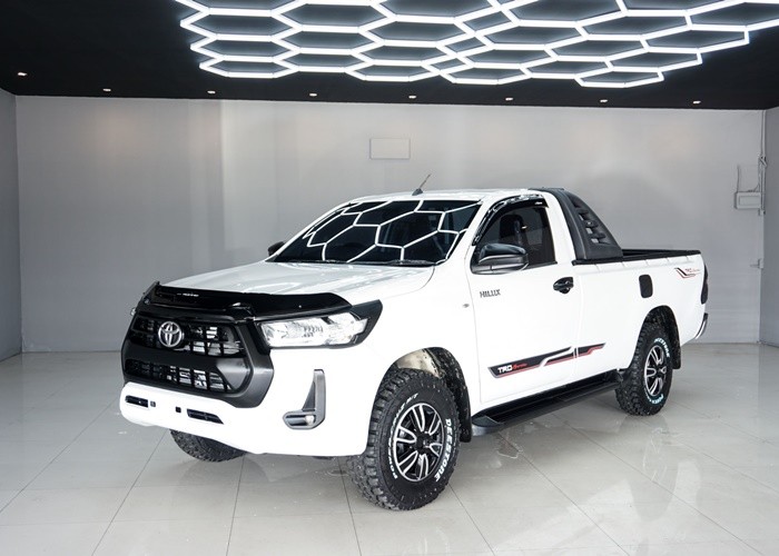 TOYOTA Hilux Revo