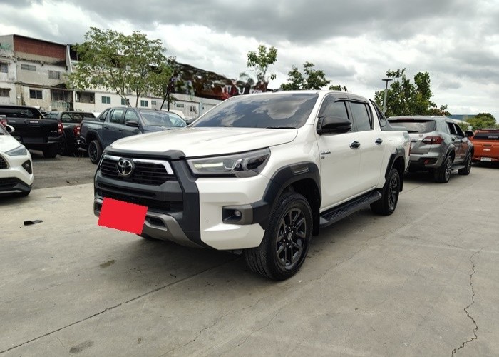 TOYOTA Hilux Revo