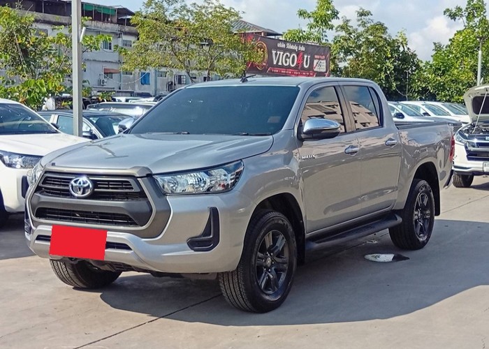 TOYOTA Hilux Revo