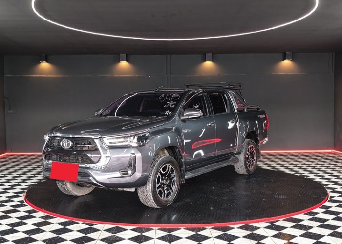 TOYOTA Hilux Revo