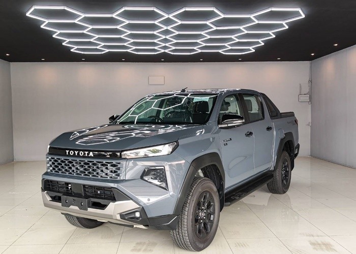 TOYOTA Hilux Travo