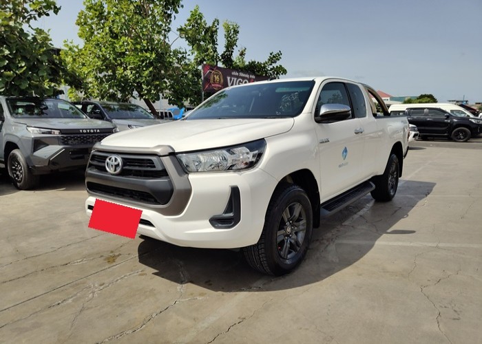 TOYOTA Hilux Revo