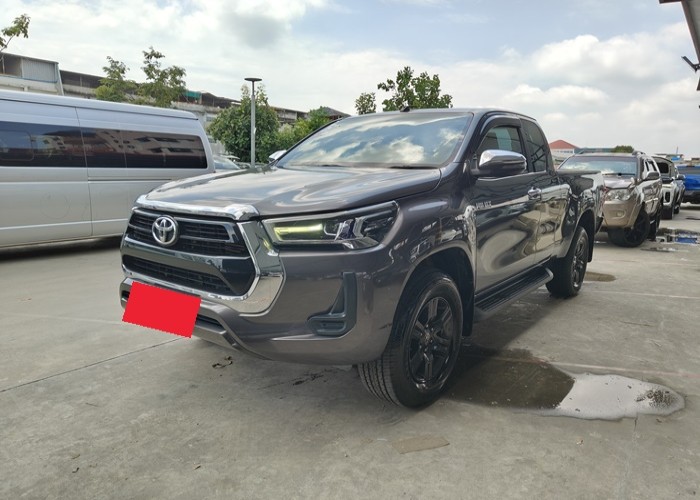 TOYOTA Hilux Revo