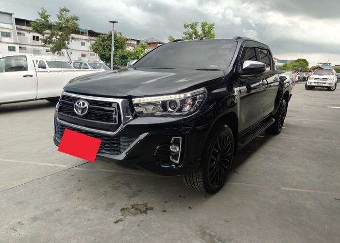 TOYOTA Hilux Revo