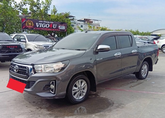 TOYOTA Hilux Revo