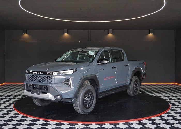 TOYOTA Hilux Travo