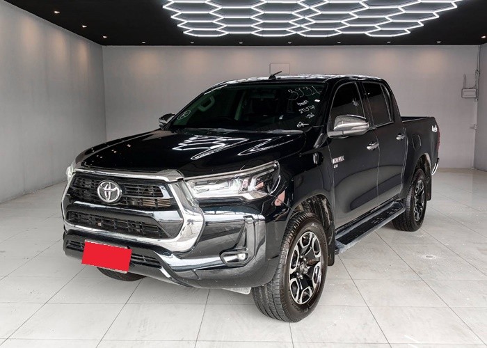 TOYOTA Hilux Revo