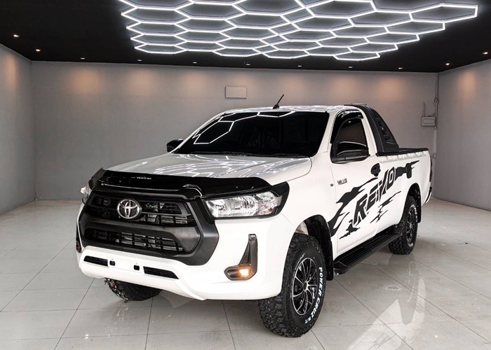 TOYOTA Hilux Revo