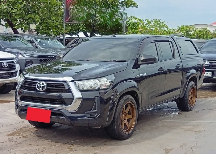 TOYOTA Hilux Revo