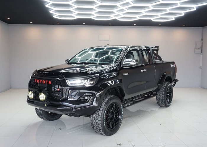 TOYOTA Hilux Revo