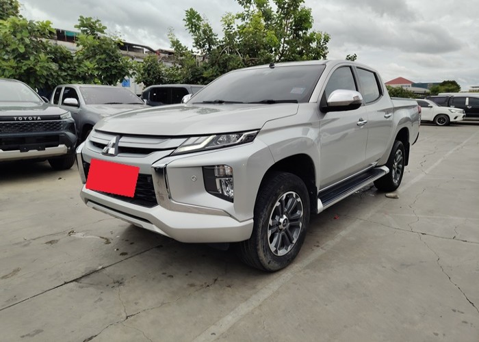MITSUBISHI 