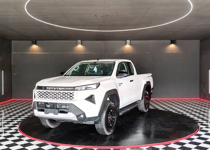 TOYOTA Hilux Travo
