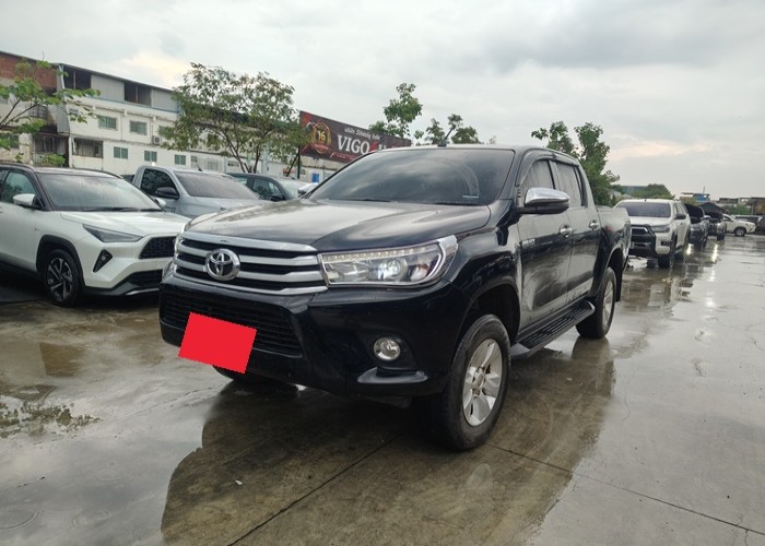 TOYOTA Hilux Revo