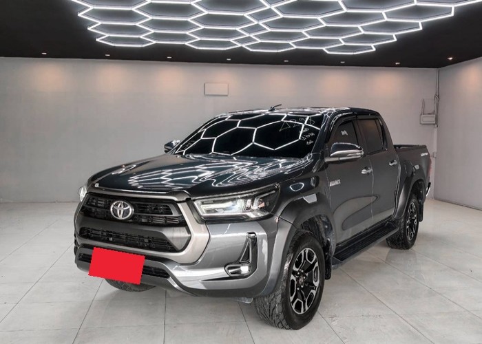 TOYOTA Hilux Revo