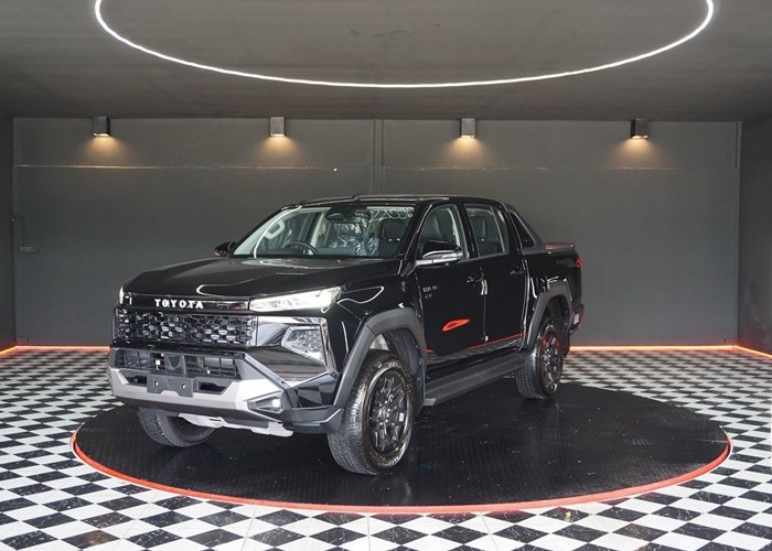 TOYOTA Hilux Travo
