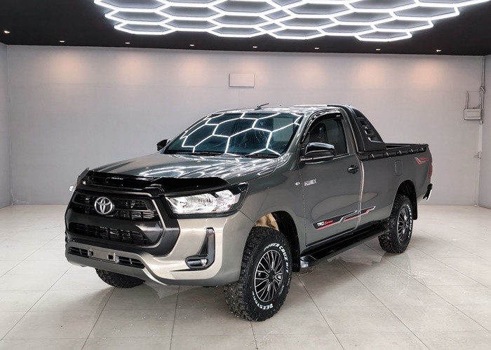 TOYOTA Hilux Revo