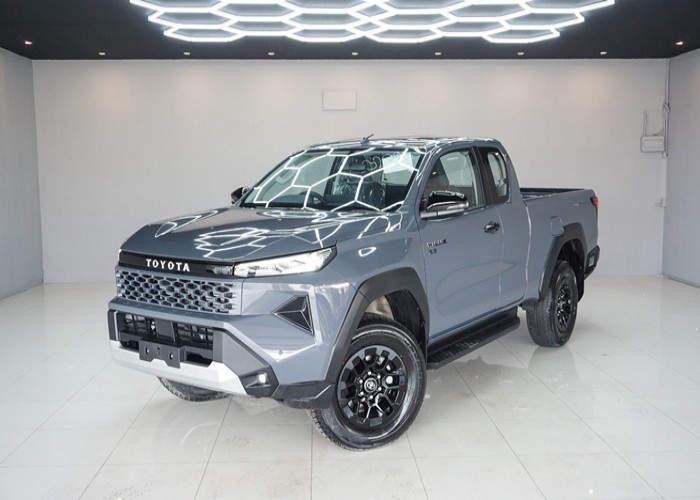 TOYOTA Hilux Travo