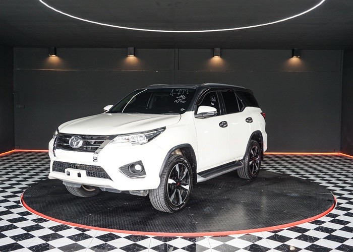 TOYOTA FORTUNER