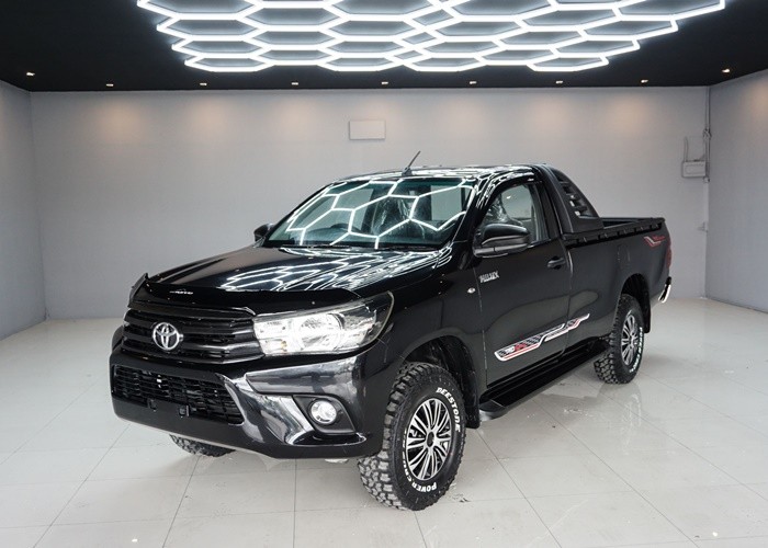 TOYOTA Hilux Revo