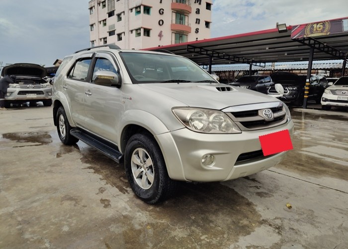TOYOTA FORTUNER