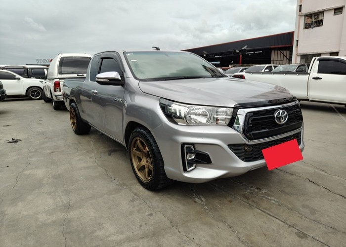 TOYOTA Hilux Revo