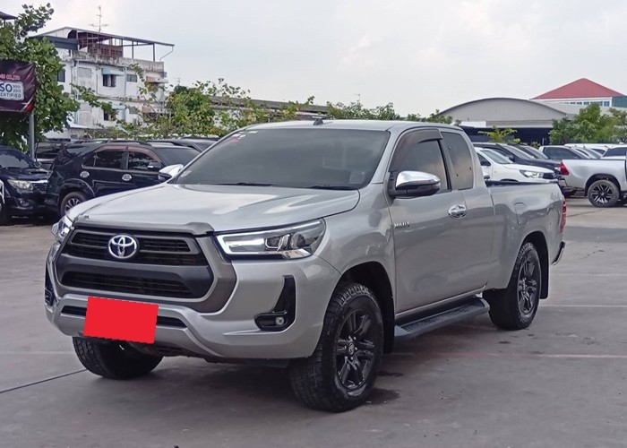 TOYOTA Hilux Revo